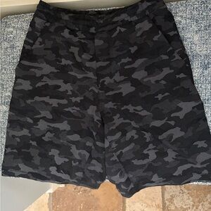 Lululemon Men’s Pace Breaker Shorts, 9”, Size L, Linerless, inner drawstring.